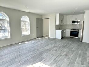 79 Lawrence St-Unit -Unit 4 in New Haven, CT - Building Photo - Building Photo