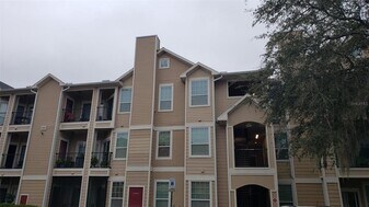 2000 Erving Cir in Ocoee, FL - Building Photo