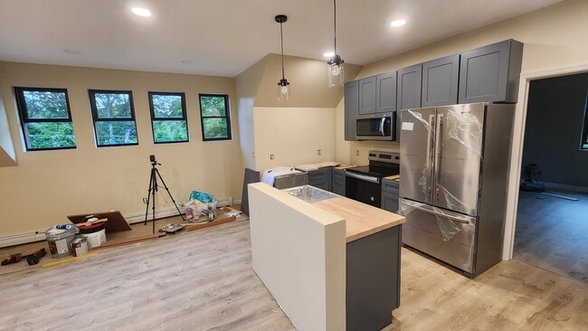 35 Indian Brook Rd, Unit 1BR
