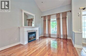 2215 Tiger Rd in Burlington, ON - Building Photo - Building Photo