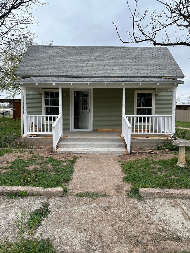 property at 1210 N 8th St