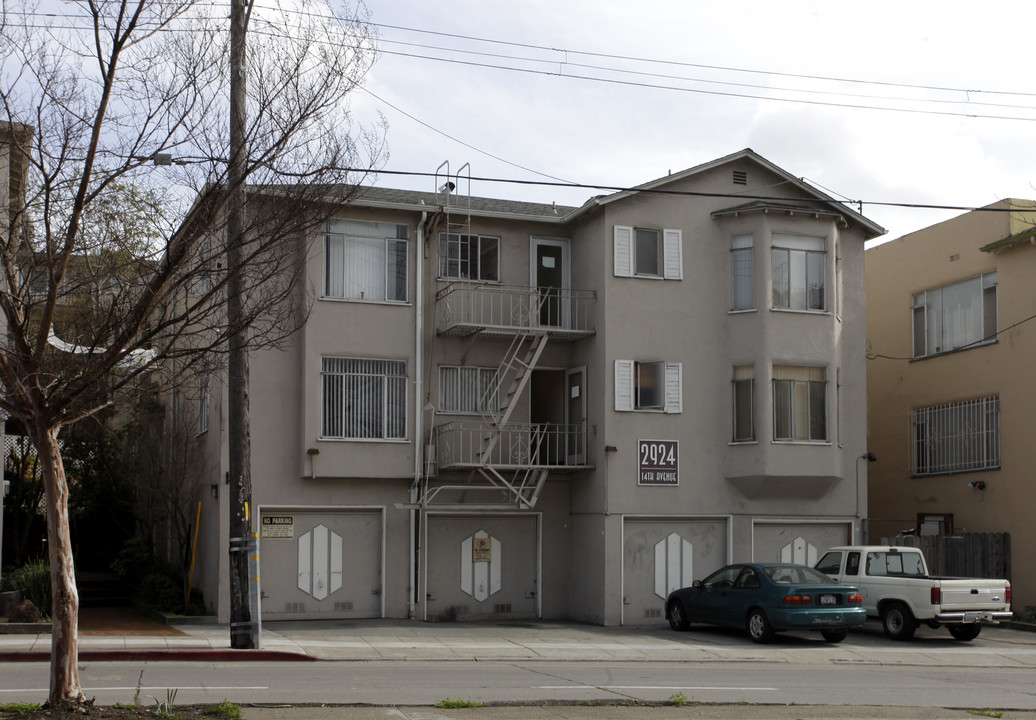 2924 14th Ave in Oakland, CA - Foto de edificio