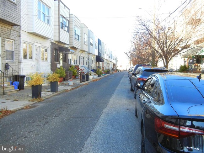 2145 S Lambert St in Philadelphia, PA - Building Photo - Building Photo