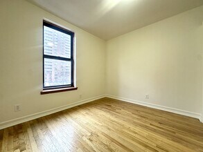 122 La Salle St, Unit 9 in New York, NY - Building Photo - Building Photo