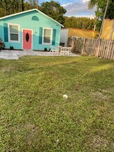 431 47th St in West Palm Beach, FL - Foto de edificio - Building Photo