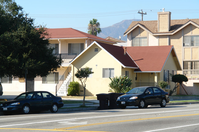 1143-1145 E Wilson Ave in Glendale, CA - Building Photo - Building Photo