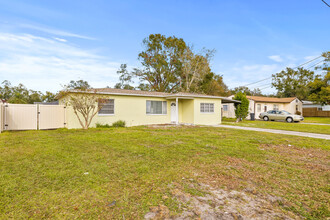 2303 Carroll Pl in Tampa, FL - Building Photo - Building Photo