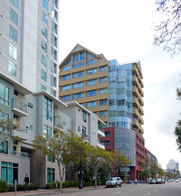 West Ash Plaza in San Diego, CA - Building Photo - Building Photo