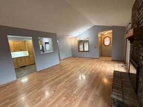 5864 Red Cherry Ln in Minnetonka, MN - Building Photo - Building Photo