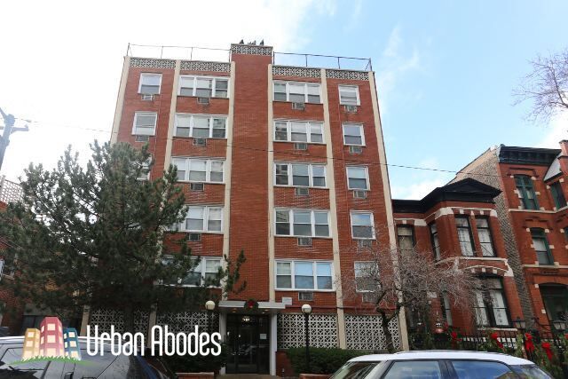 2024 N Orleans St, Unit M04B in Chicago, IL - Building Photo