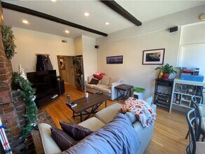235 Washington St, Unit 2 in Brookline, MA - Building Photo - Building Photo