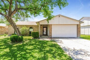 6932 Sandstone Ct in Fort Worth, TX - Building Photo