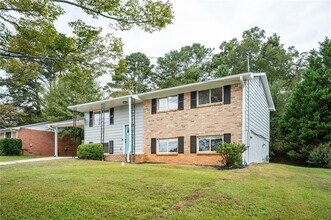 3801 Hogan Rd SW in Atlanta, GA - Building Photo - Building Photo