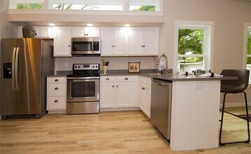 1579 S Duncan Ave in Fayetteville, AR - Building Photo - Building Photo