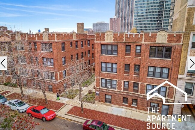 514 W Cornelia Ave, Unit 2 in Chicago, IL - Foto de edificio - Building Photo