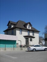 1569 1st Ave SE, Unit #4 in Cedar Rapids, IA - Building Photo