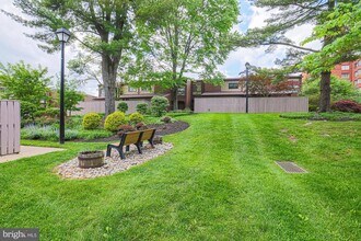 17 Farmhouse Ct in Pikesville, MD - Building Photo - Building Photo