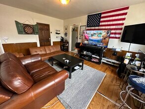 53 W 7th St, Unit 2 in Boston, MA - Foto de edificio - Building Photo