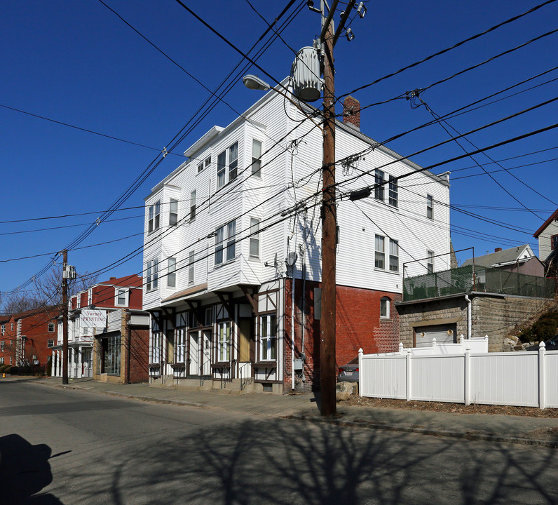 69-71 Charles St in Waltham, MA - Foto de edificio