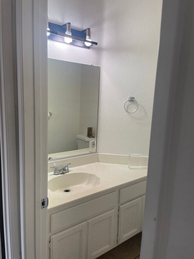 29304 Quiet Harbor St in Lake Elsinore, CA - Foto de edificio - Building Photo