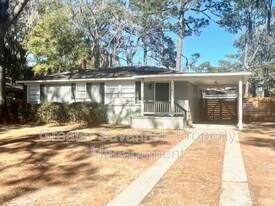 2114 E 62nd St in Savannah, GA - Building Photo