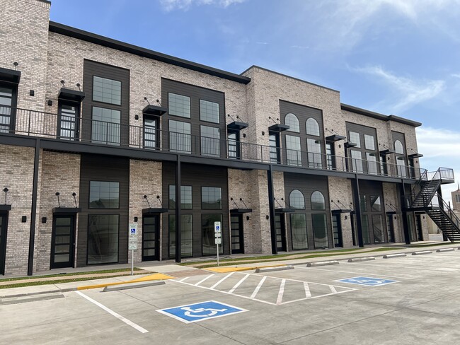 Overton Lofts in Lubbock, TX - Building Photo - Building Photo