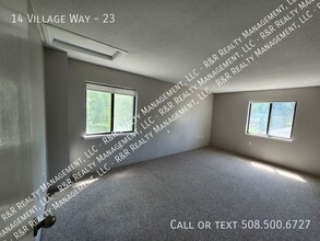 14 Village Way in Natick, MA - Building Photo - Building Photo