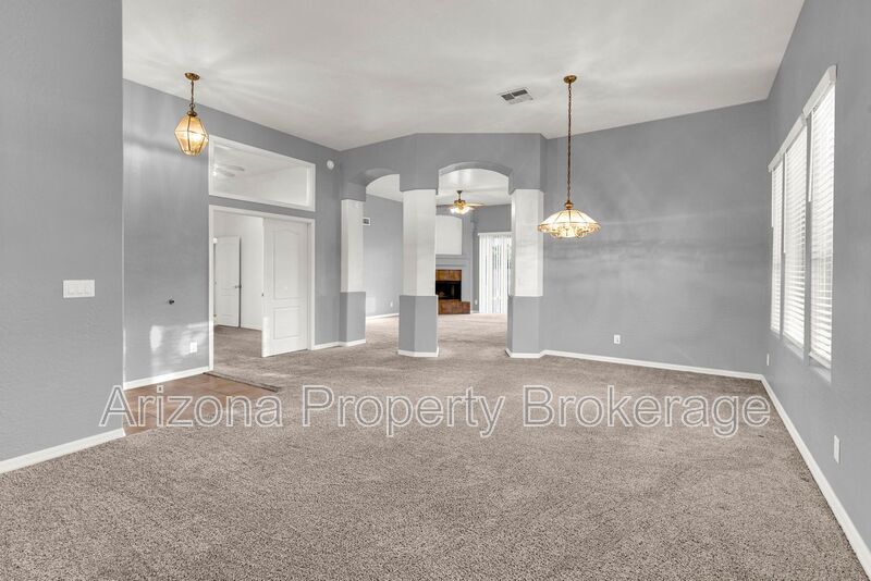 1988 E Divot Dr in Tempe, AZ - Building Photo