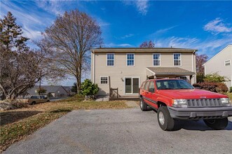 658 Furnace St in Emmaus, PA - Building Photo - Building Photo