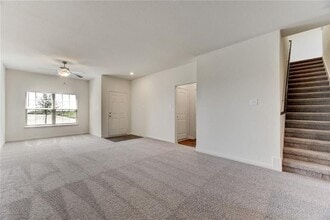 360 Cres Park Dr in Jarrell, TX - Building Photo - Building Photo