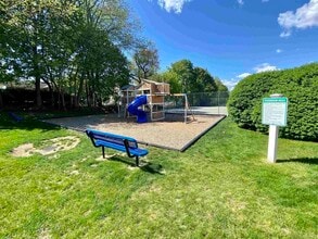 609 Elmwood Dr in Hudson, NH - Building Photo - Building Photo