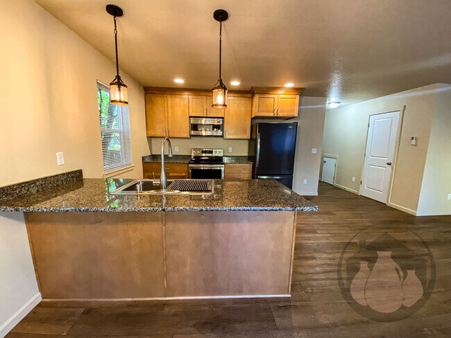 360 NW Willamina Dr in Willamina, OR - Building Photo - Building Photo