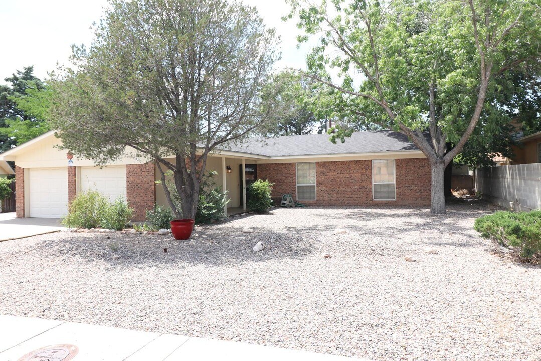 3219 June St NE in Albuquerque, NM - Building Photo