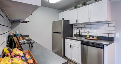 Latitude 28 Apartments in Altamonte Springs, FL - Foto de edificio - Building Photo