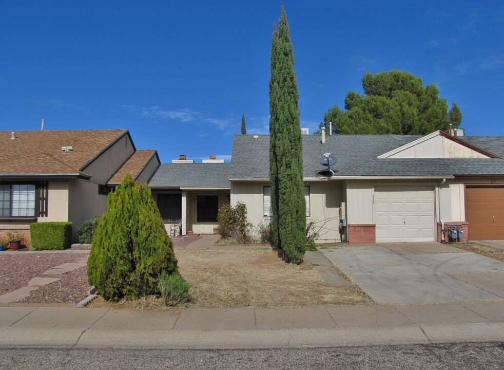 615 Charles Dr in Sierra Vista, AZ - Building Photo