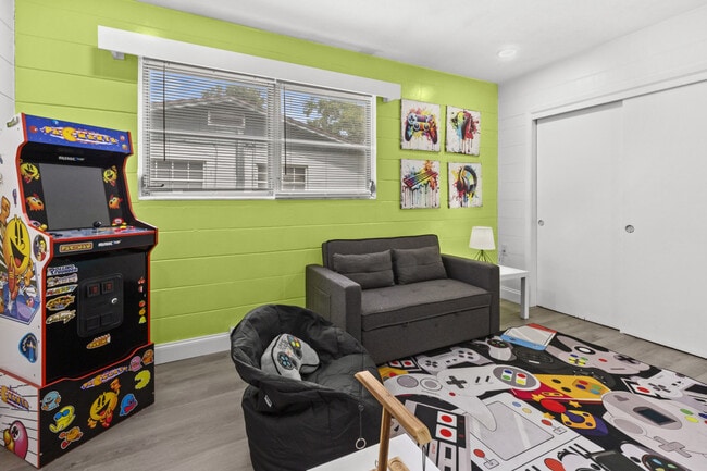 3204 NW 10th St in Gainesville, FL - Building Photo - Building Photo