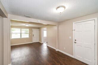 6019 Verdes Rd in Jacksonville, FL - Building Photo - Building Photo