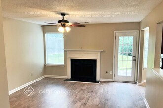 5787 Blacktop Ct in Fairburn, GA - Foto de edificio - Building Photo