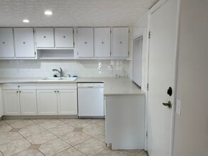 4600 Ocean Beach Blvd, Unit 101 in Cocoa Beach, FL - Building Photo - Building Photo