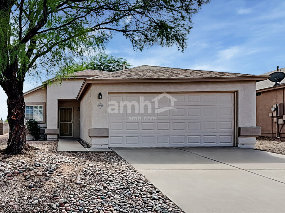 2933 S Foster Dr in Tucson, AZ - Building Photo