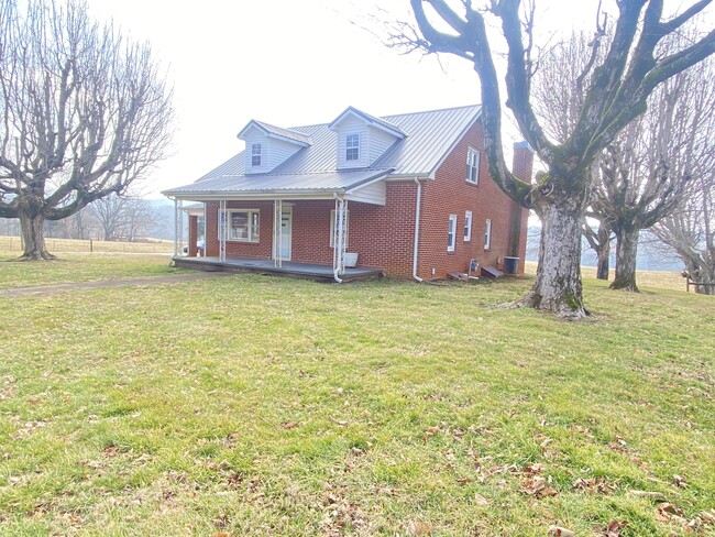 7440 Mount Herman Rd in Cookeville, TN - Building Photo - Building Photo