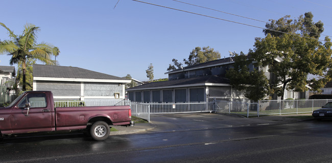 Buena Terrace Apartments in Buena Park, CA - Building Photo - Building Photo