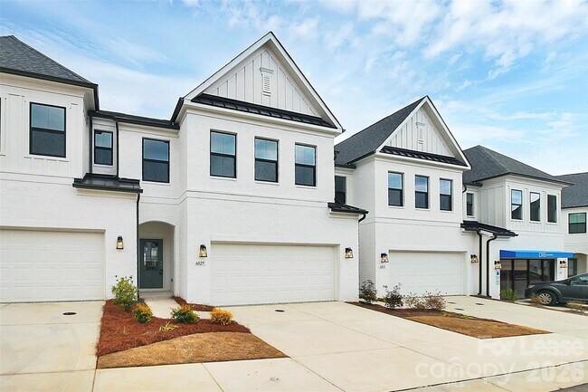 6029 Mariemont Cir in Charlotte, NC - Building Photo - Building Photo