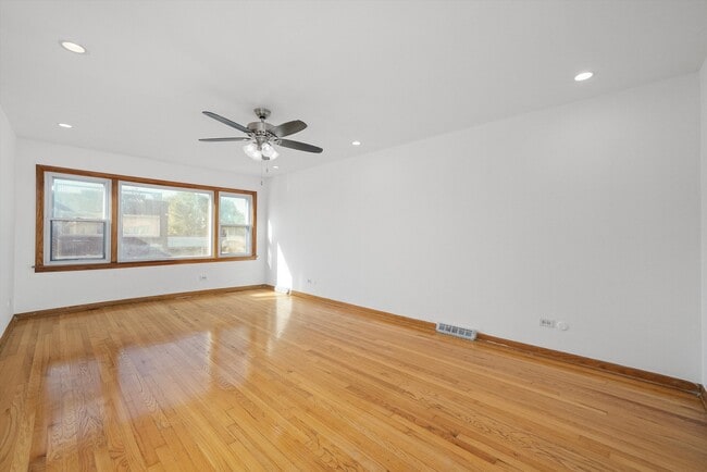 5096 S Archer Ave in Chicago, IL - Building Photo - Building Photo