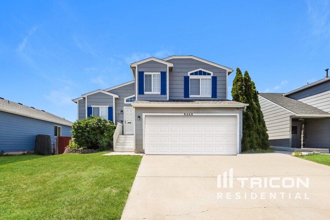 8468 Dassel Dr in Fountain, CO - Building Photo