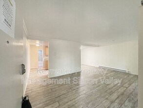 151 Buckingham Dr in Santa Clara, CA - Foto de edificio - Building Photo