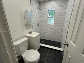 200 NW 13th St in Miami, FL - Building Photo - Building Photo