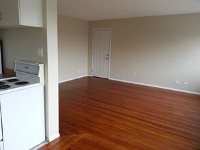 321 Agnes St in New Westminster, BC - Building Photo - Building Photo