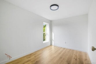 9 Dubois St in Kingston, NY - Building Photo - Building Photo