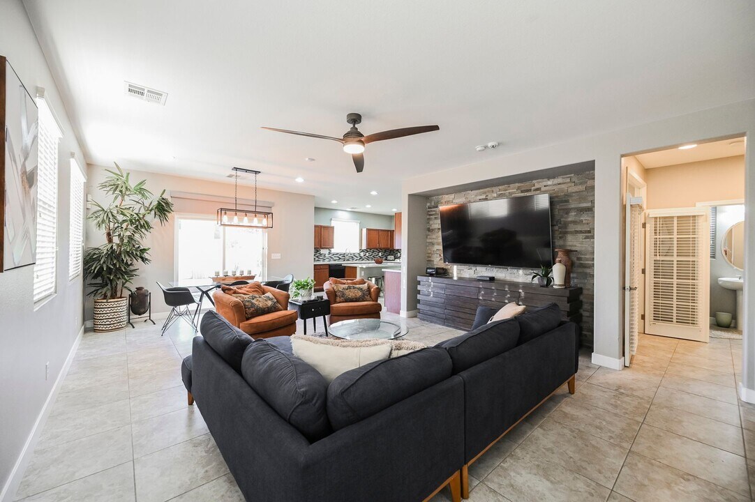 7980 Zuma Beach Ct in Las Vegas, NV - Building Photo